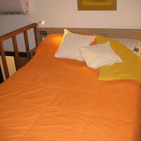 With A Small Loft And Modern Kitchen Διαμέρισμα Χανιά